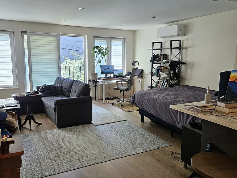 142 Bayard St #2 — Photo 1