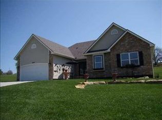 6428 Cherokee Ln, Ozawkie, KS 66070