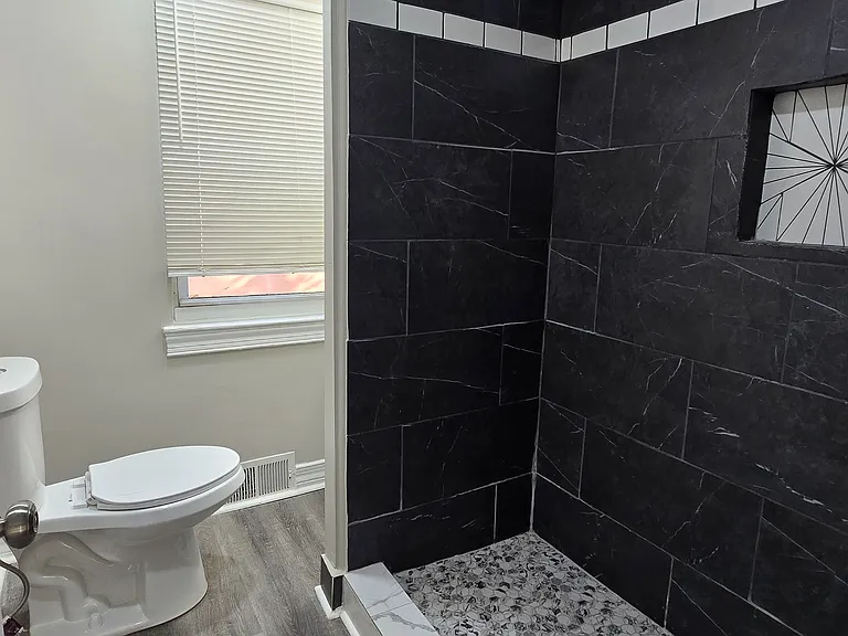 2912 Woodleigh St #3 — Photo 10