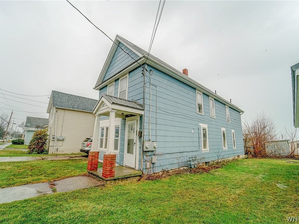 1st image of 114 E Pine St