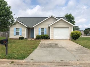 100 Coronation Dr, Bonaire, GA 31005
