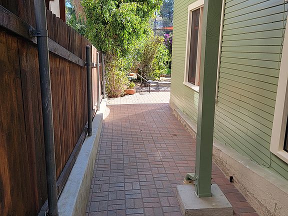 2nd image of 912 1/2 Lucile Ave