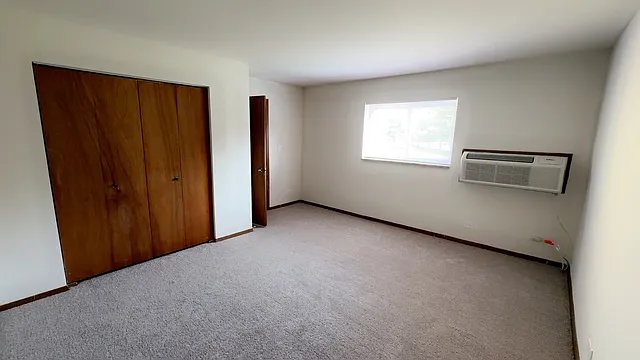 1 bed, 700 sqft, $1,050 — Photo 4