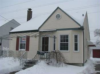2nd image of 2092 9th St
