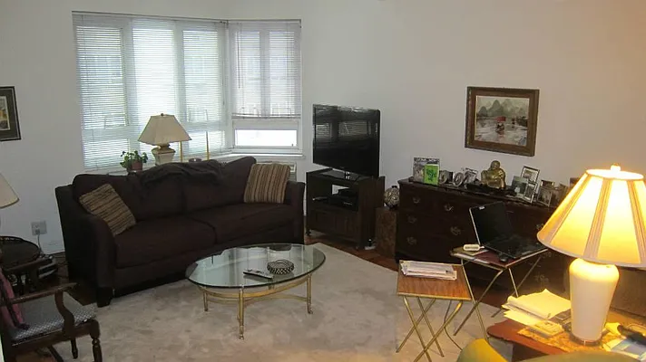 Rented by Akam Sales and Brokerage | media 29