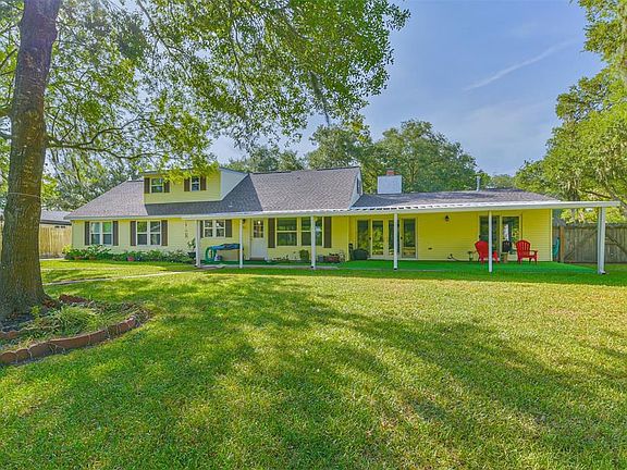 4th image of 205 W Bayou Dr