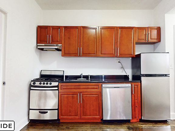 3rd image of 178 Thompson St APT 6C