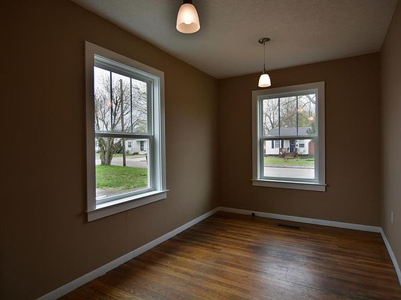 5th image of 3318 Shaw Dr