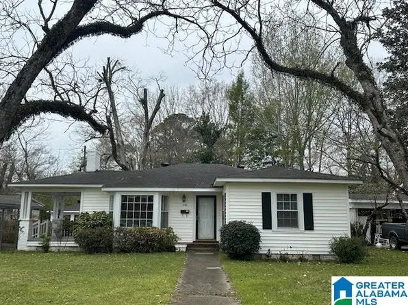 421 3rd Ave NE, Fayette, AL 35555