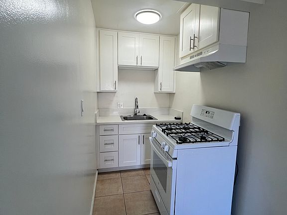 2nd image of 1134 N East St APT A