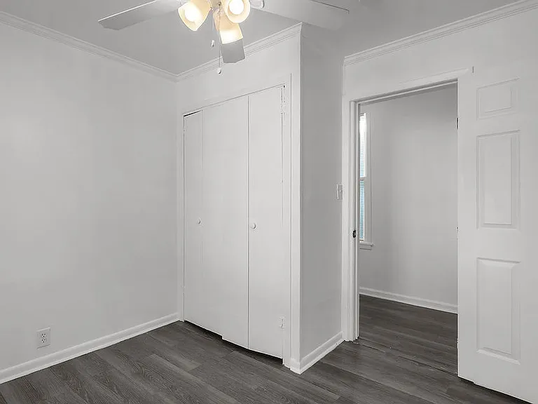 612 W 42nd St — Photo 16