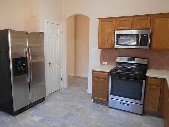 4th image of 903 Rosemont Ct