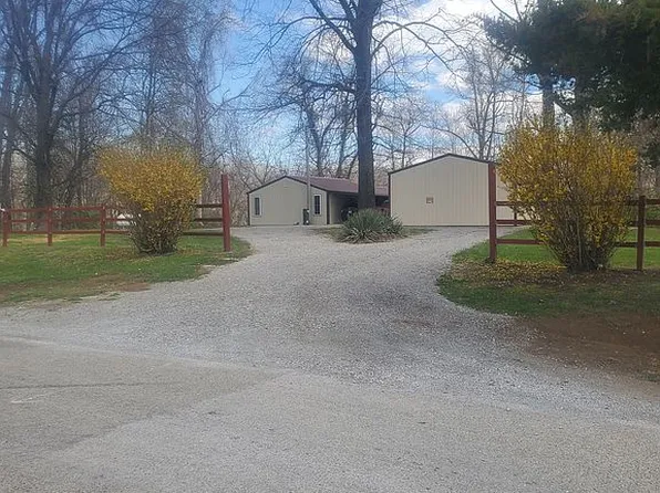 712 Maes Rd, Murphysboro, IL 62966