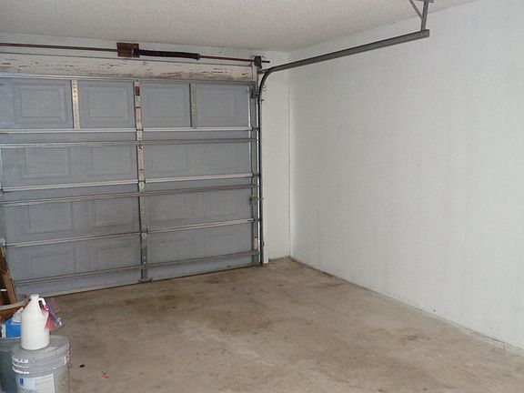 5th image of 833 Faull Dr APT A
