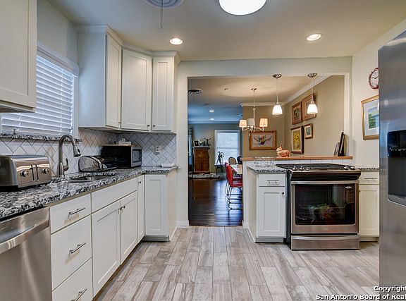 5th image of 206 W Mandalay Dr