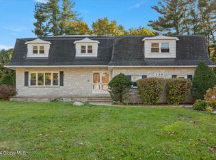 338 Dolan Dr, Schenectady, NY 12306