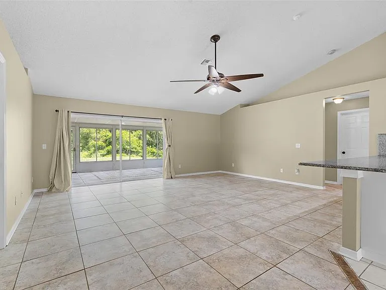 148 Country Lakes Cir — Photo 3