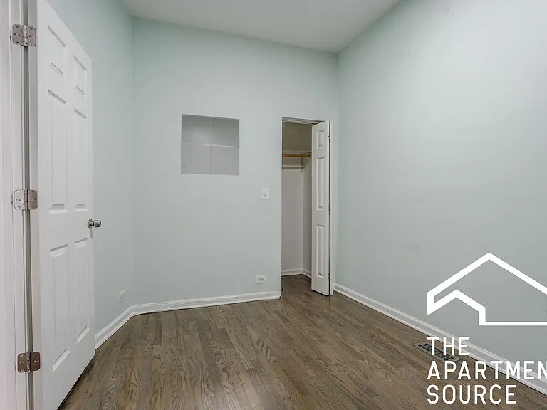 1876 N Hoyne Ave #A — Photo 4