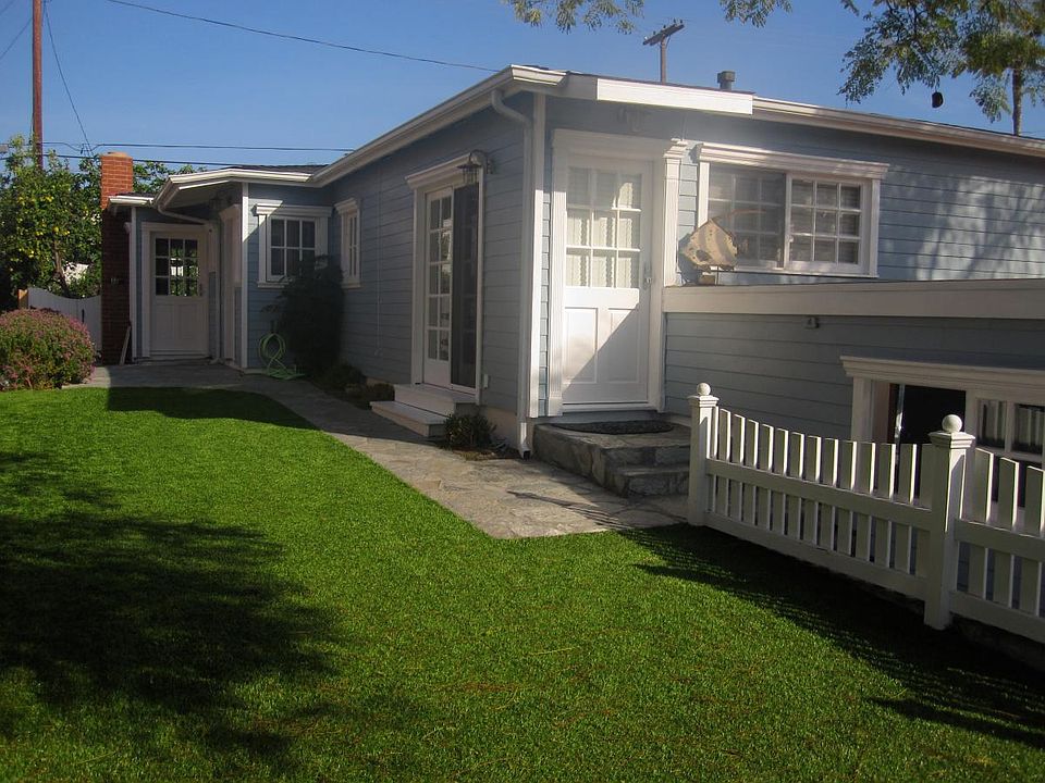 Charming Beach Cottage