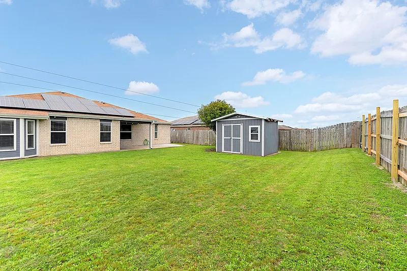 3 bed, 2.0 bath, 1721 sqft, $1,550 — Photo 3