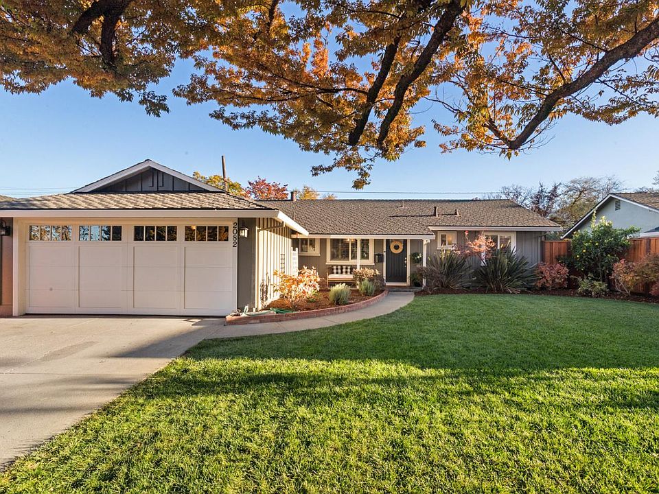 2nd image of 2082 Rosswood Dr