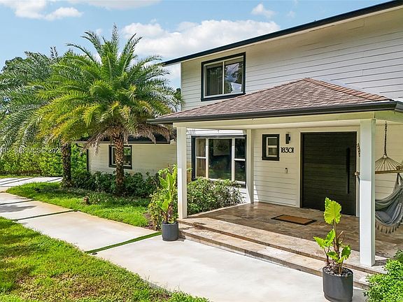3rd image of 18301 SW 50th St