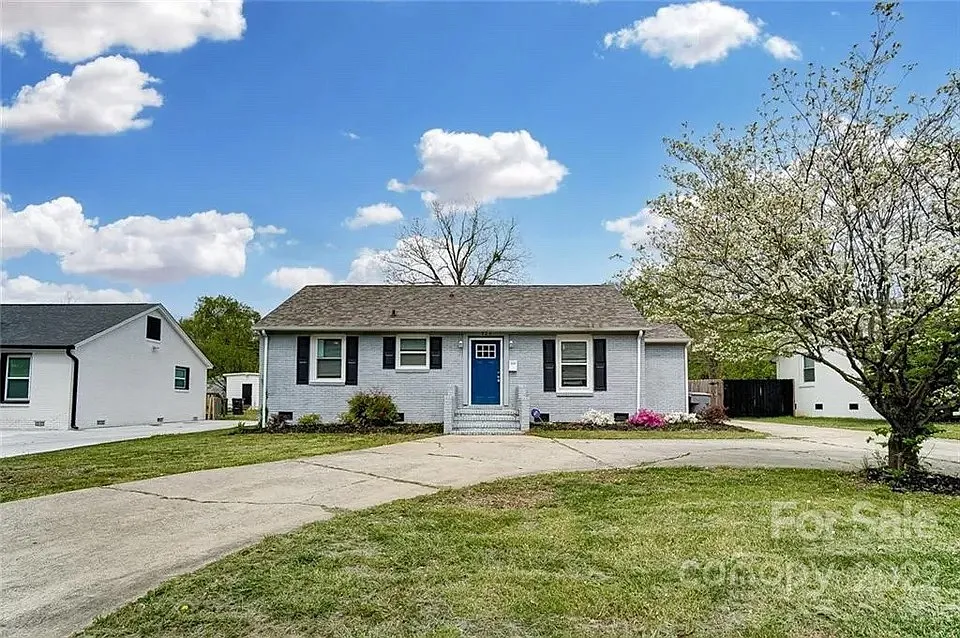 926 Clanton Rd