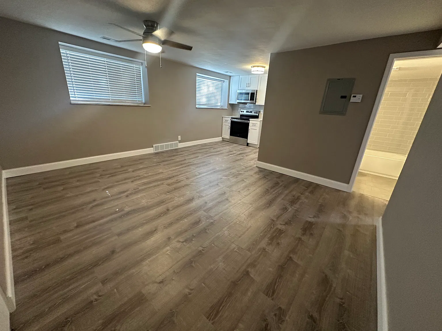 1 bed, 800 sqft, $950 — Photo 3