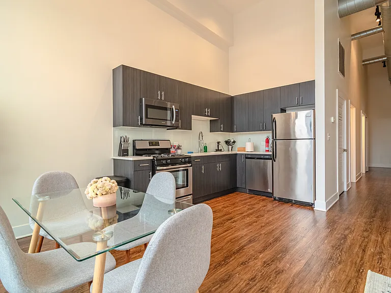 2112 S Michigan Ave #6 — Photo 5