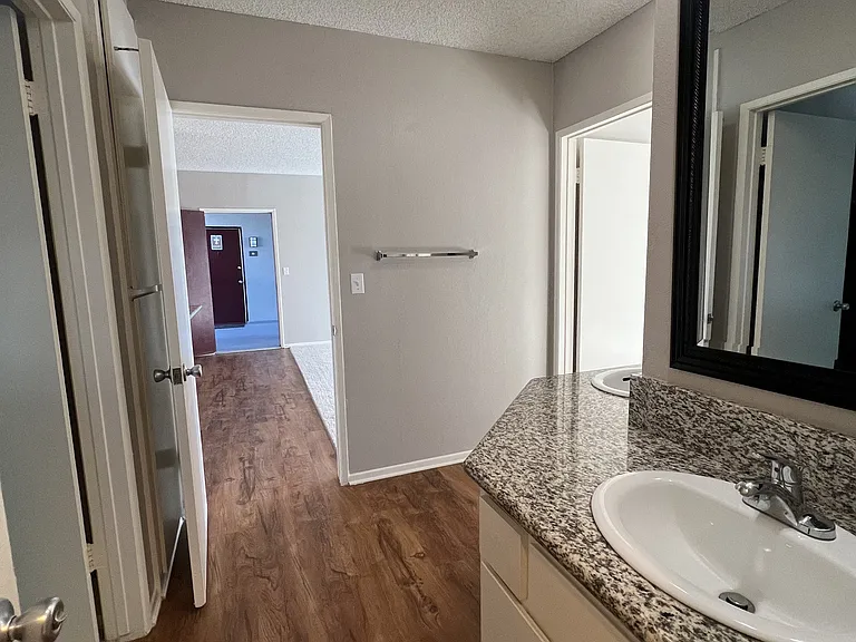 Cross Roads Apartment Homes — Photo 15