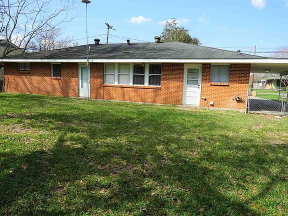 5th image of 105 Rubaiyat Dr