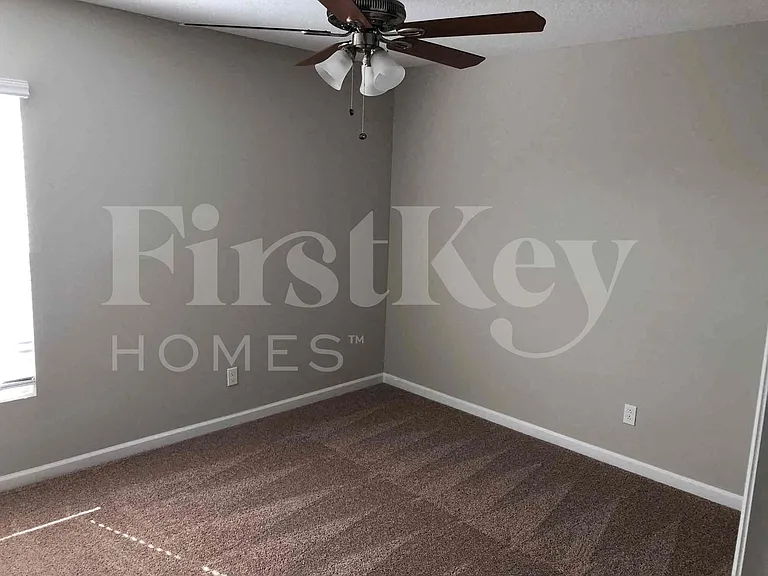 1773 SW Cannon Ave — Photo 16