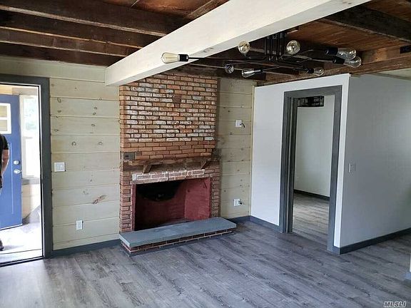 2nd image of 591 Main St #1