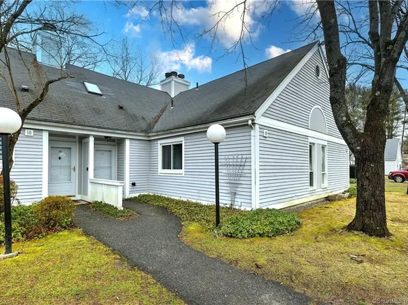 19 Woodbury Place #19, Woodbury, CT 06798