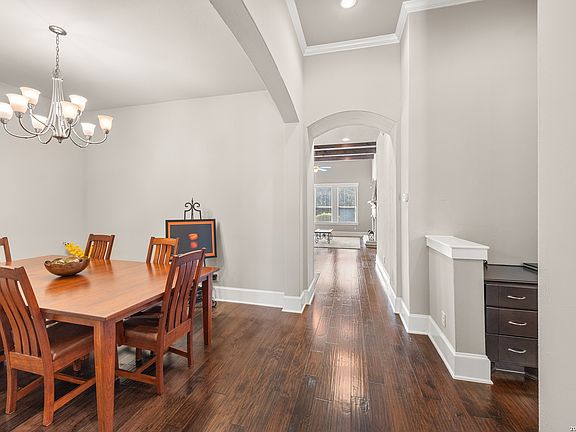 5th image of 173 Westcourt