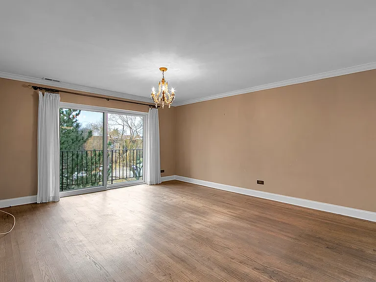 1002 Castilian Ct #302 — Photo 3