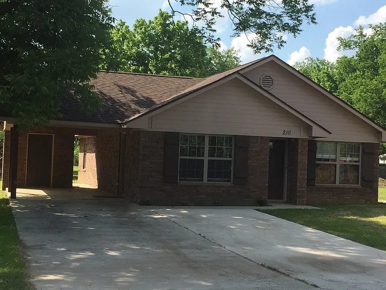 S McKinley Ave — Photo 1