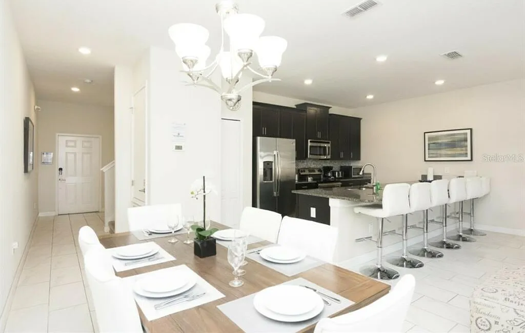 4 bed, 3.0 bath, 1914 sqft, $2,900 — Photo 3