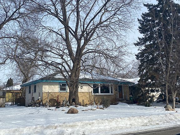 3rd image of 3812 Violet Ave N