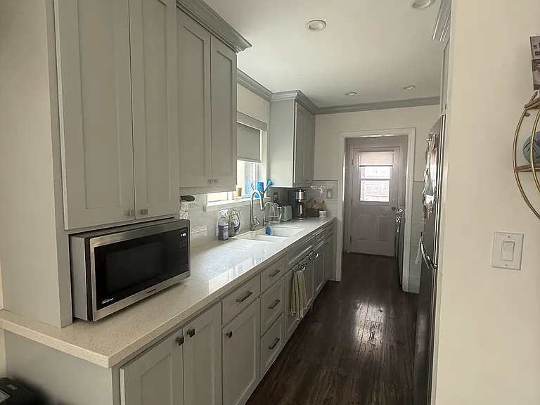 1241 E Michelson St — Photo 21