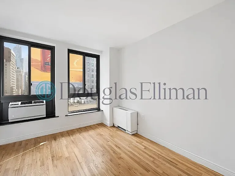 295 Park Ave S #7H — Photo 2