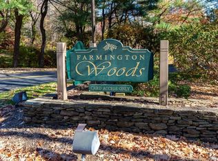 9 Great Meadow Ln UNIT 9, Farmington, CT 06032