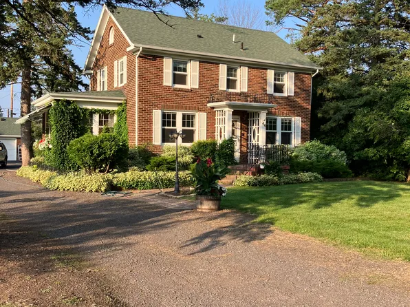 44 Billings Dr, Superior, WI 54880