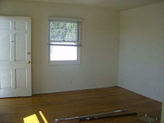 2nd image of 4525 Lamont St