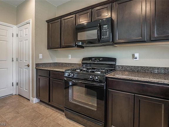 5th image of 10300 Gibson Isle Dr