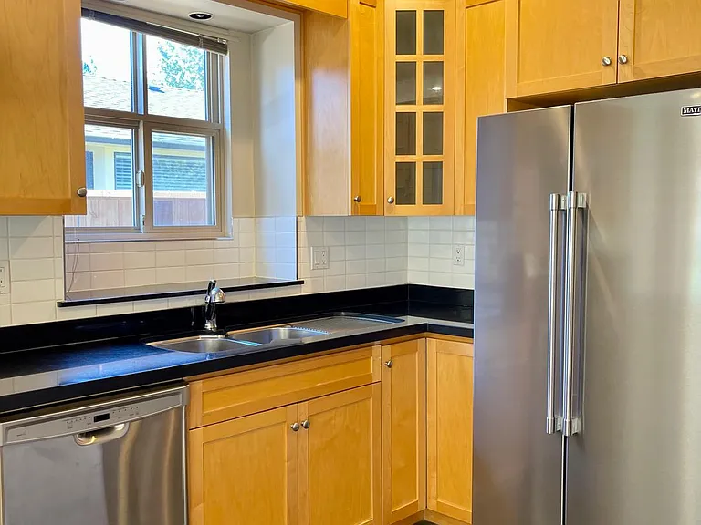 8289 Laurel St — Photo 11