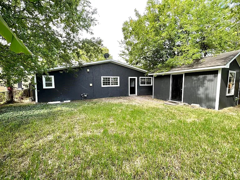 2107 Garvey Dr — Photo 35