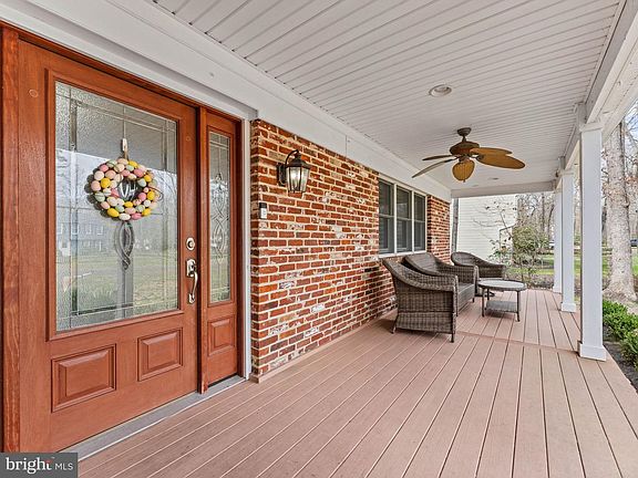 5th image of 8 Foxwood Ln