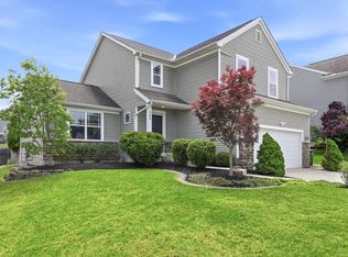 565 Rolling Acre Dr, Lithopolis, OH 43136