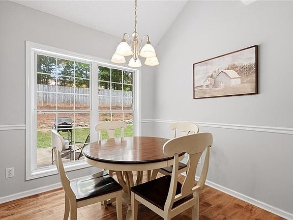 3rd image of 4389 Chatham View Dr